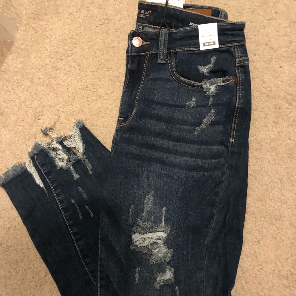 Nwt Judy blue midrise distressed skinny jeans